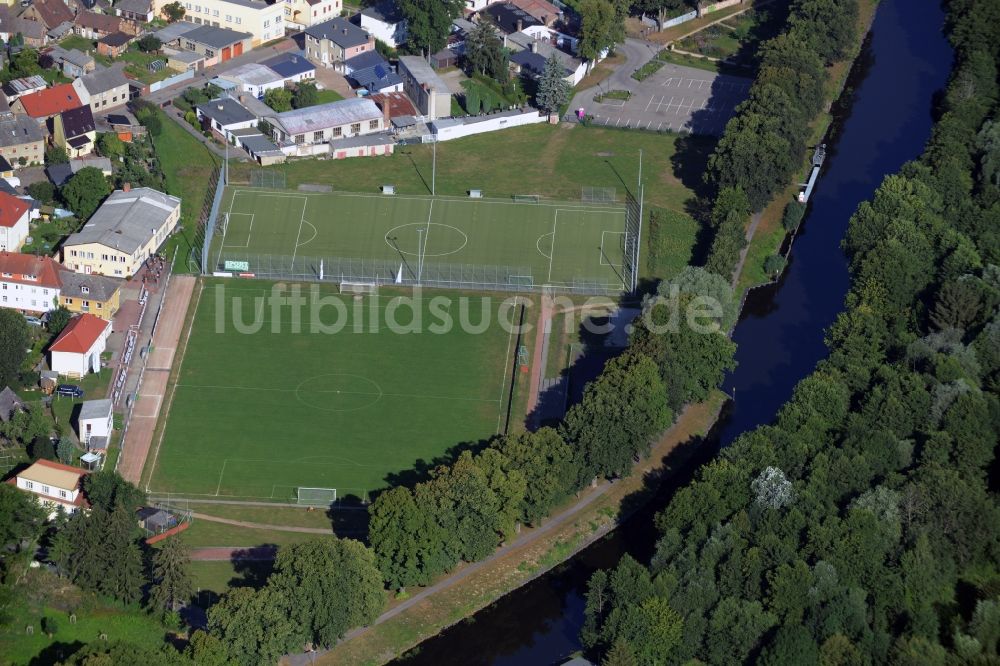 Zehdenick von oben - Ensemble der Sportplatzanlagen des SV Zehdenick in Zehdenick im Bundesland Brandenburg