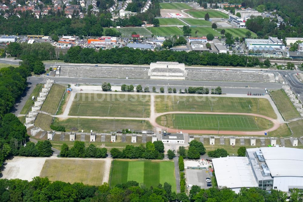 Nürnberg von oben - Ensemble der Sportplatzanlagen Zeppelinfeld an der Zeppelinstraße in Nürnberg im Bundesland Bayern, Deutschland