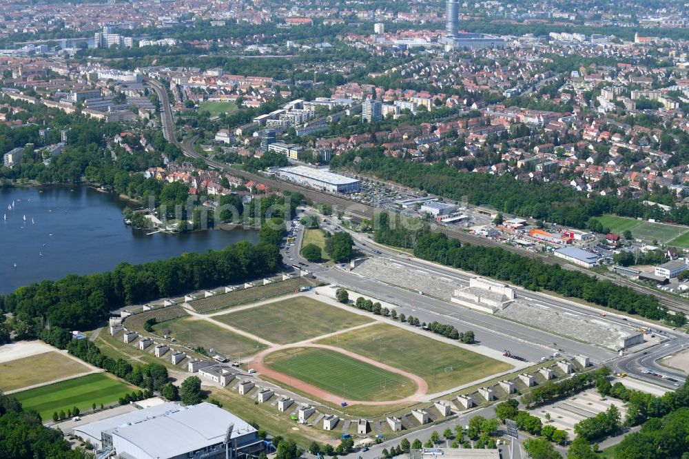 Nürnberg von oben - Ensemble der Sportplatzanlagen Zeppelinfeld an der Zeppelinstraße in Nürnberg im Bundesland Bayern, Deutschland