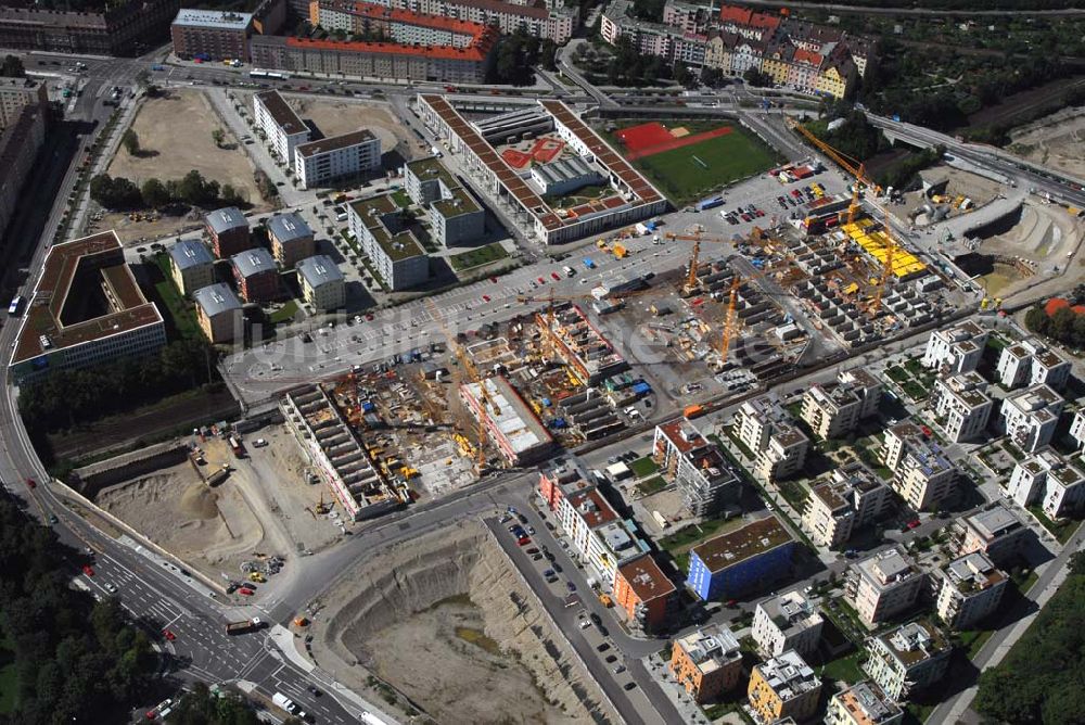 München von oben - Entstehung des neuen Münchner Stadtquartiers Theresienhöhe