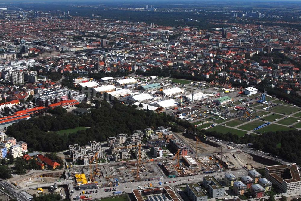 München von oben - Entstehung des neuen Münchner Stadtquartiers Theresienhöhe