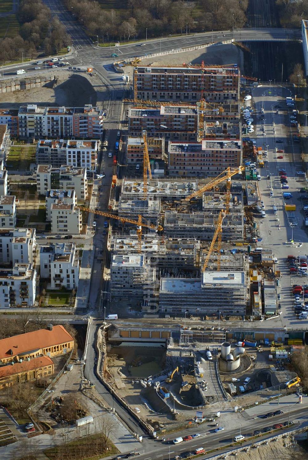 Luftaufnahme München - Entstehung des neuen Münchner Stadtquartiers Theresienhöhe