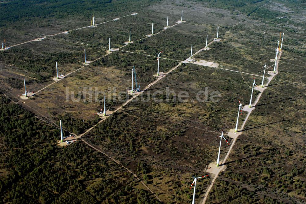 Jüterborg aus der Vogelperspektive: Entstehung eines Windparks im Teltow - Fläming in Brandenburg