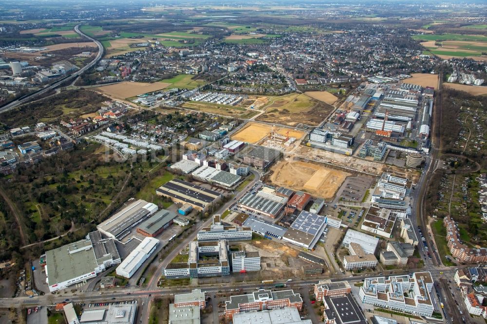 Düsseldorf aus der Vogelperspektive: Entwicklungsgebiet und Bauland- Brache Böhlerstraße - Willstätterstraße im Ortsteil Heerdt in Düsseldorf im Bundesland Nordrhein-Westfalen