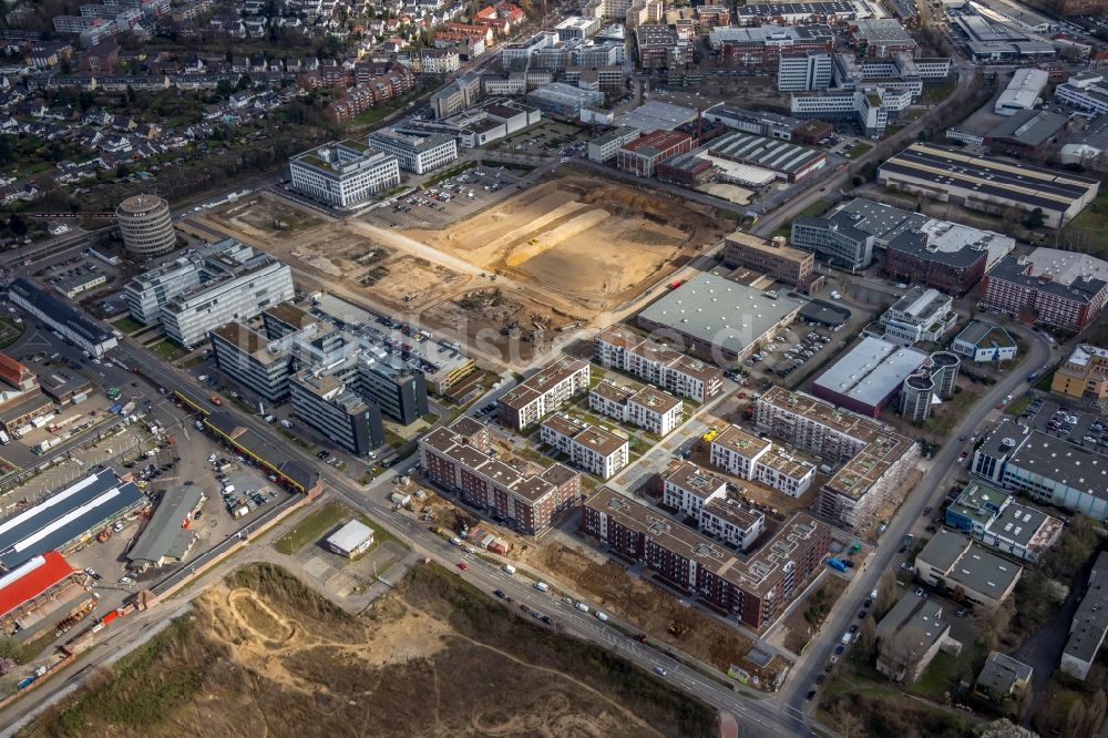 Luftaufnahme Düsseldorf - Entwicklungsgebiet und Bauland- Brache Böhlerstraße - Willstätterstraße im Ortsteil Heerdt in Düsseldorf im Bundesland Nordrhein-Westfalen