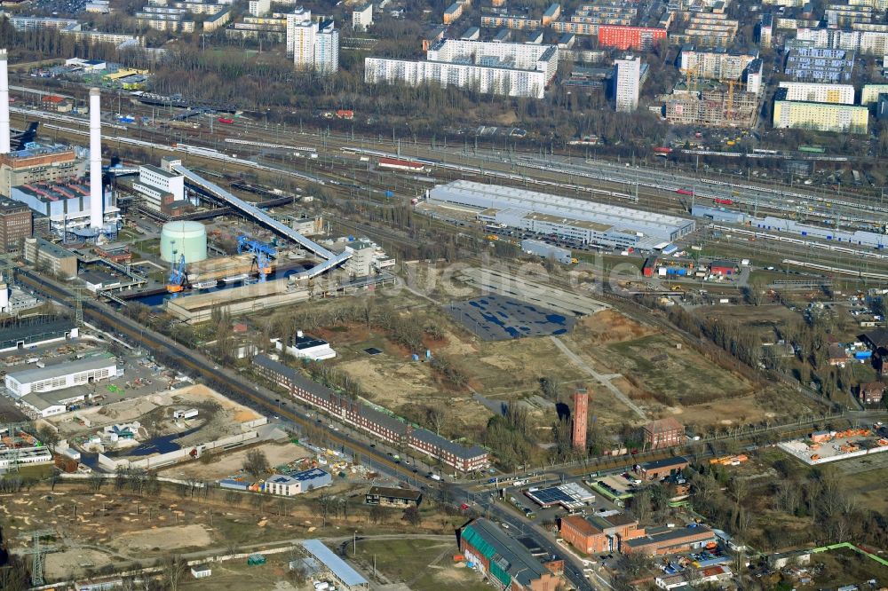 Berlin aus der Vogelperspektive: Entwicklungsgebiet und Bauland- Brache am Blockdammweg im Ortsteil Rummelsburg in Berlin, Deutschland