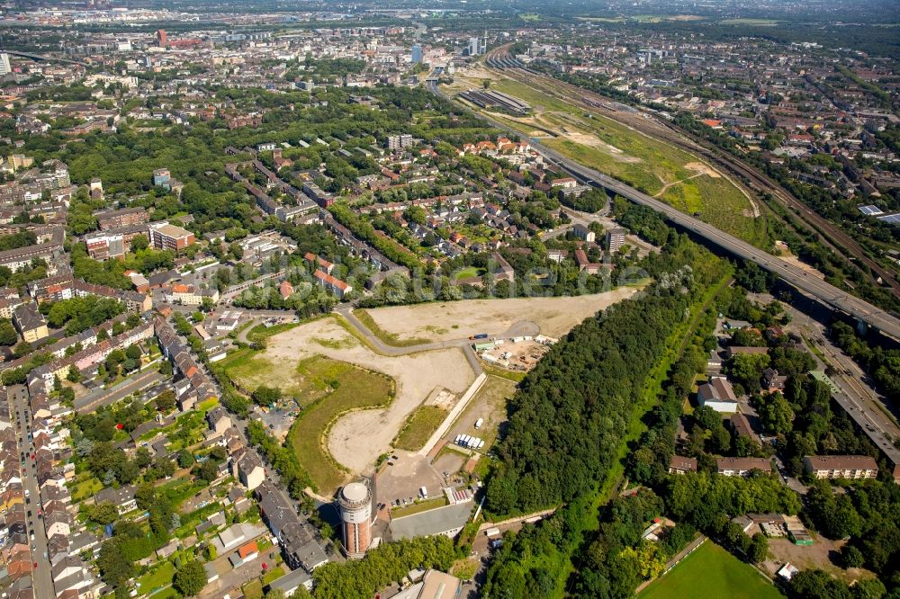 Duisburg aus der Vogelperspektive: Entwicklungsgebiet und Bauland- Brache in Duisburg im Bundesland Nordrhein-Westfalen