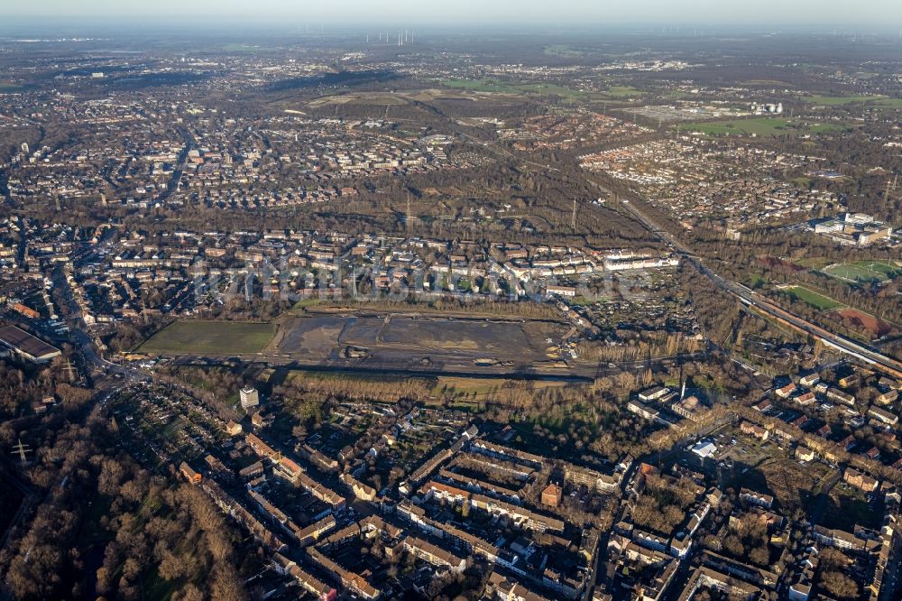 Duisburg von oben - Entwicklungsgebiet und Bauland- Brache entlang der Weseler Straße und der Zechenstraße im Ortsteil Marxloh in Duisburg im Bundesland Nordrhein-Westfalen