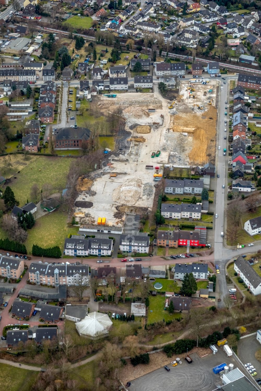 Bottrop aus der Vogelperspektive: Entwicklungsgebiet und Bauland- Brache auf dem Gelände an der Bergendahlstraße - Reulstraße in Bottrop im Bundesland Nordrhein-Westfalen, Deutschland