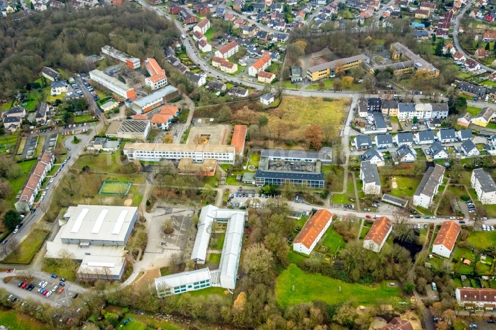 Bergkamen aus der Vogelperspektive: Entwicklungsgebiet und Bauland- Brache auf dem Gelände des ehemaligen Kindergartens an der Elsa-Brandström-Straße - Hochstraße in Bergkamen im Bundesland Nordrhein-Westfalen, Deutschland