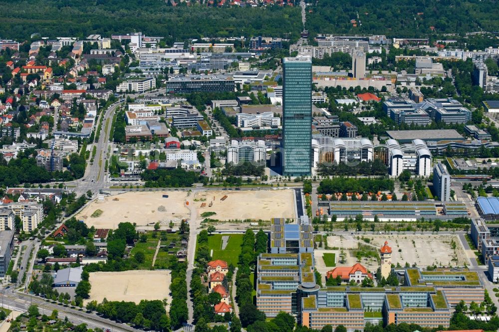 München aus der Vogelperspektive: Entwicklungsgebiet und Bauland- Brache am Georg-Brauchle-Ring - Emmy-Noether-Straße im Ortsteil Moosach in München im Bundesland Bayern, Deutschland