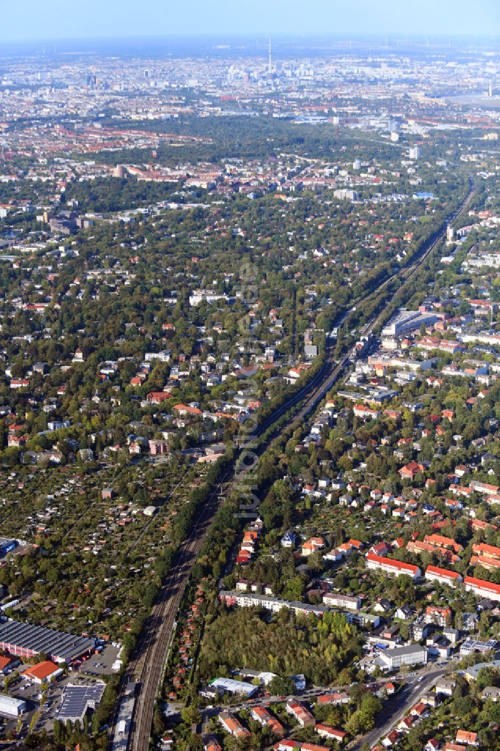 Luftbild Berlin - Entwicklungsgebiet und Bauland- Brache Hochstraße - Hildburghauser Straße im Ortsteil Lichterfelde in Berlin, Deutschland