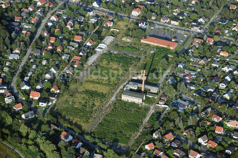 Berlin aus der Vogelperspektive: Entwicklungsgebiet und Bauland- Brache Lenbachstraße - Anton-von-Werner-Straße im Ortsteil Kaulsdorf in Berlin, Deutschland