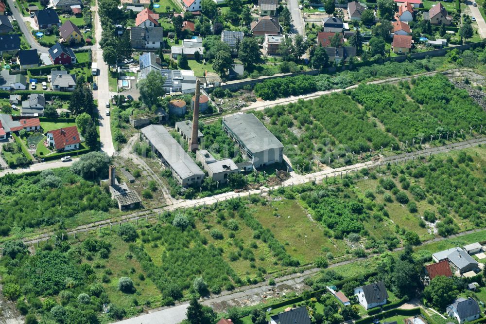 Berlin aus der Vogelperspektive: Entwicklungsgebiet und Bauland- Brache Lenbachstraße - Anton-von-Werner-Straße im Ortsteil Kaulsdorf in Berlin, Deutschland