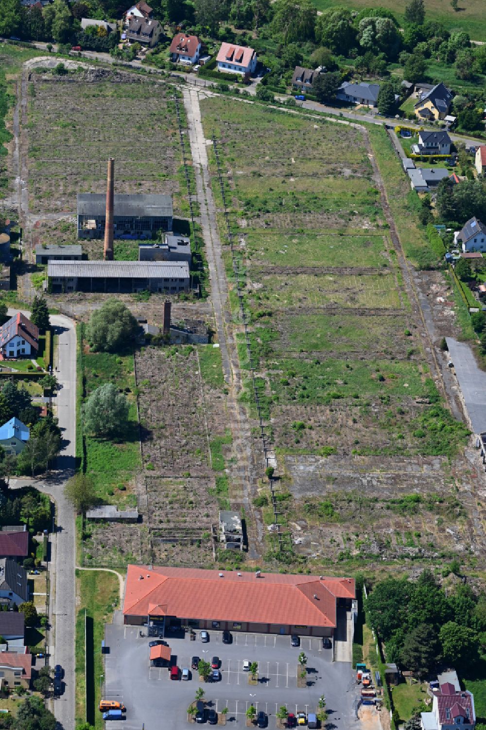 Berlin von oben - Entwicklungsgebiet und Bauland- Brache Lenbachstraße - Anton-von-Werner-Straße im Ortsteil Kaulsdorf in Berlin, Deutschland