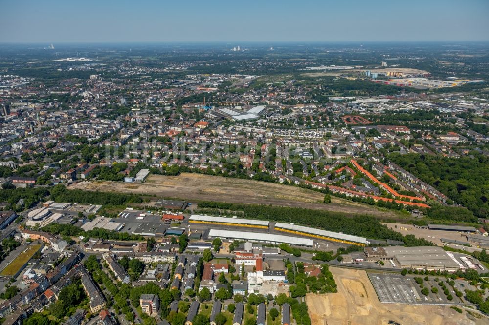 Dortmund aus der Vogelperspektive: Entwicklungsgebiet und Bauland- Brache an der Straße Heiliger Weg in Dortmund im Bundesland Nordrhein-Westfalen, Deutschland