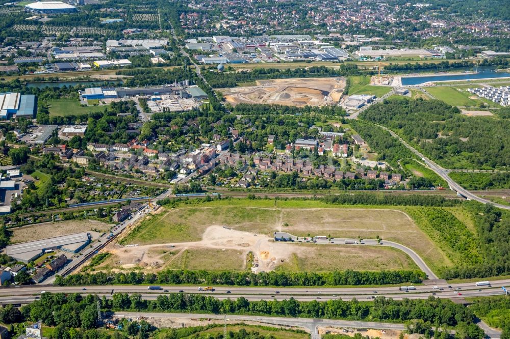 Luftaufnahme Gelsenkirchen - Entwicklungsgebiet und Bauland- Brache zwischen Uechtingstraße und BAB Autobahn A42 in Gelsenkirchen im Bundesland Nordrhein-Westfalen - NRW, Deutschland