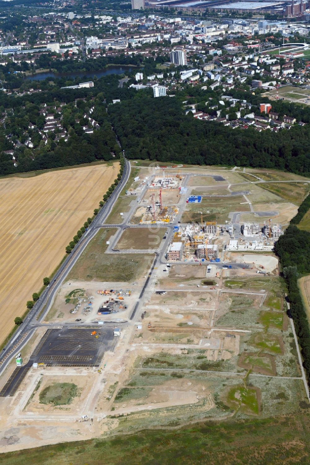 Wolfsburg von oben - Entwicklungsgebiet und Bauland entlang der L322 in Wolfsburg im Bundesland Niedersachsen, Deutschland