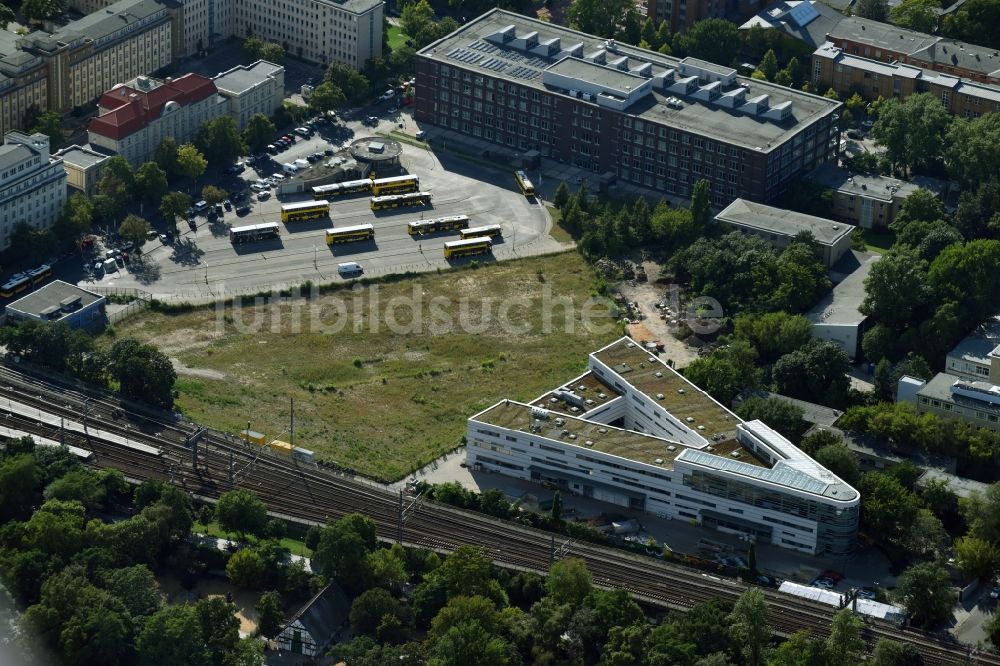 Luftaufnahme Berlin - Entwicklungsgebiet und Bauland- an der Hertzallee am S-Bahnhof Zoologischer Garten in Berlin, Deutschland