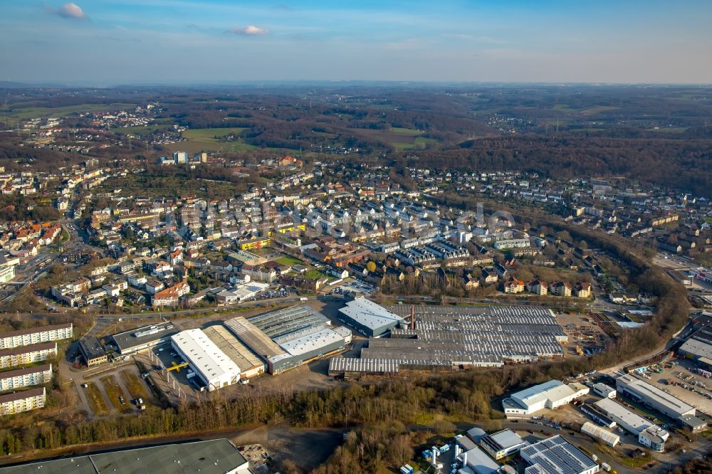 Hattingen aus der Vogelperspektive: Entwicklungsgebiet des ehemaligen Industrie- und Gewerbegebiet O&K Kone-Gelände zur geplanten Flüchtlingsunterkunft in Hattingen im Bundesland Nordrhein-Westfalen