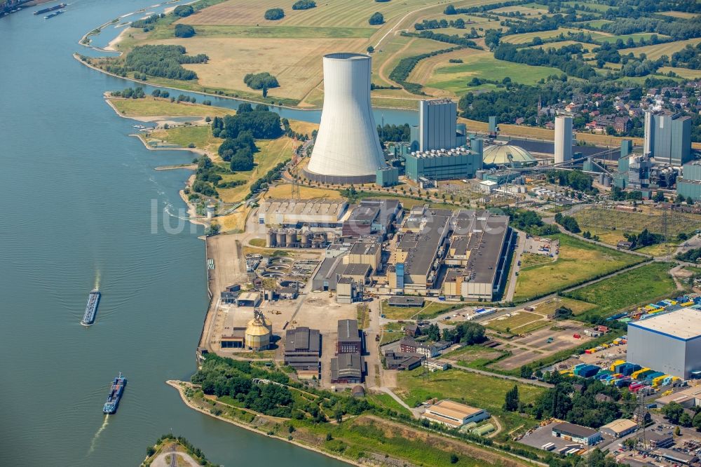 Luftaufnahme Duisburg - Entwicklungsgebiet des ehemaligen Industrie- und Gewerbegebiet der Papierfabrik am Erweiterungs- Standort der Duisburger Hafen AG Logport VI 6 am Ufer des Rhein in Duisburg im Bundesland Nordrhein-Westfalen, Deutschland