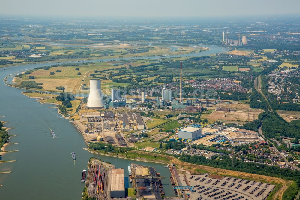 Duisburg von oben - Entwicklungsgebiet des ehemaligen Industrie- und Gewerbegebiet der Papierfabrik am Erweiterungs- Standort der Duisburger Hafen AG Logport VI 6 am Ufer des Rhein in Duisburg im Bundesland Nordrhein-Westfalen, Deutschland