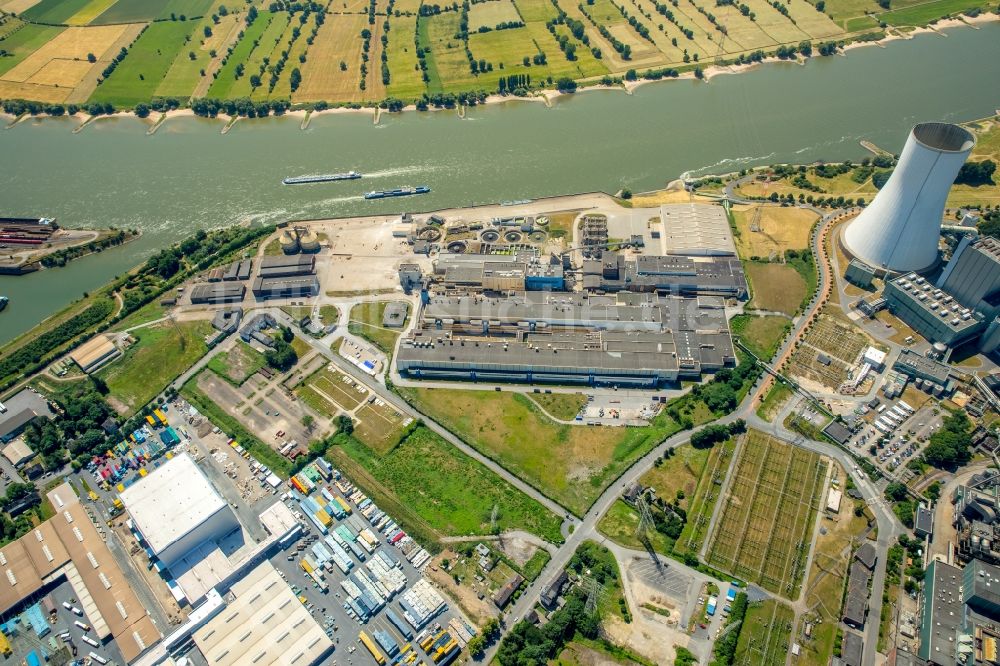 Luftaufnahme Duisburg - Entwicklungsgebiet des ehemaligen Industrie- und Gewerbegebiet der Papierfabrik am Erweiterungs- Standort der Duisburger Hafen AG Logport VI 6 am Ufer des Rhein in Duisburg im Bundesland Nordrhein-Westfalen, Deutschland