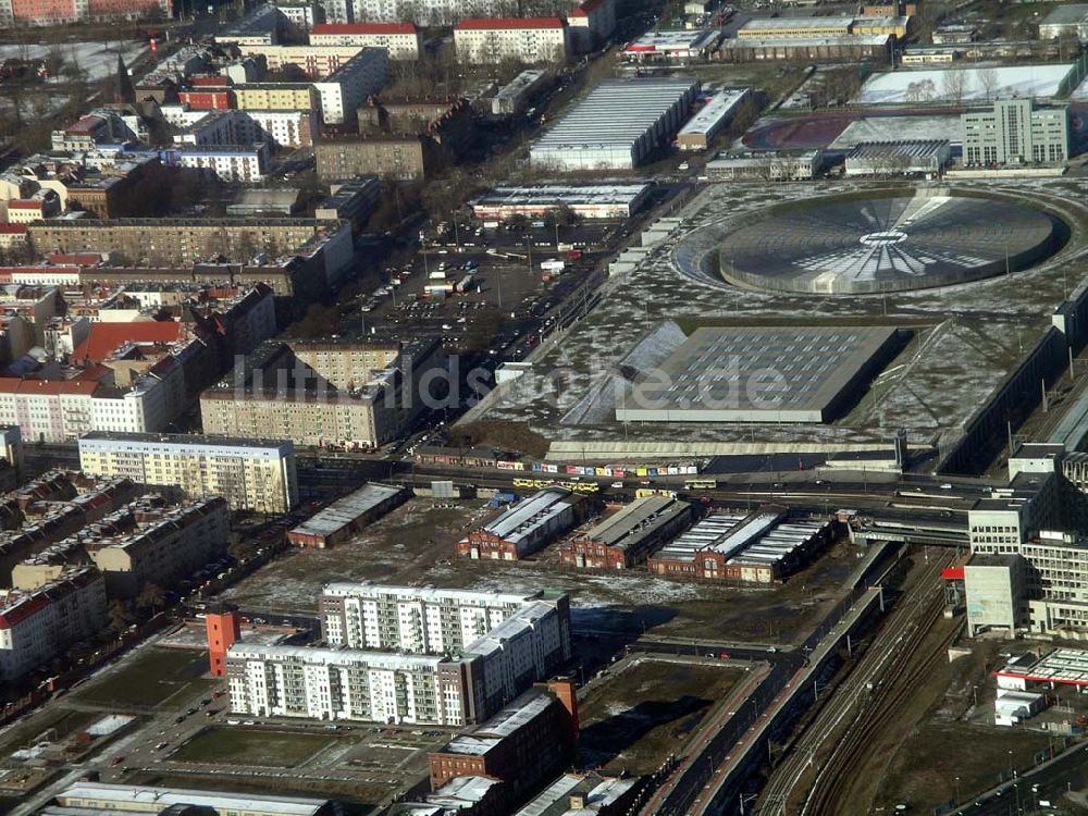 Berlin von oben - Entwicklungsgebiet an der Eldenaer Straße / Storkower Straße in Berlin-Friedrichshain südlich der Berlin Arena / Velodrom