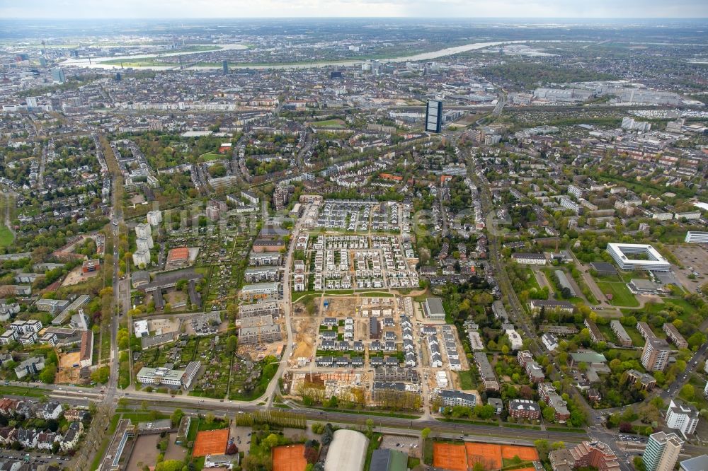 Luftaufnahme Düsseldorf - Entwicklungsgebiet Gartenstadt Reitzenstein mit Baustellen auf dem Gelände der ehemaligen Kaserne Reitzenstein in Düsseldorf im Bundesland Nordrhein-Westfalen