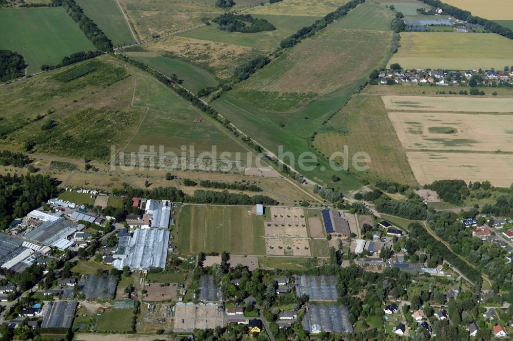 Luftbild Berlin - Entwicklungsgebiet auf dem Gelände einer ehemaligen Gärtnerei an der Pfauenkehre in Berlin