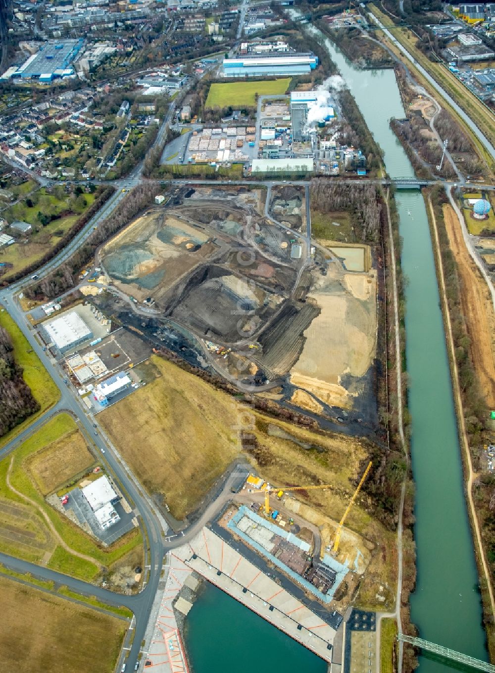 Luftaufnahme Gelsenkirchen - Entwicklungsgebiet Gelände der ehemaligen Zeche Graf Bismark / Umbau zum Neubau- Wohngebiet mit Stadtquartieren am Rhein-Herne-Kanal in Gelsenkirchen im Bundesland Nordrhein-Westfalen NRW