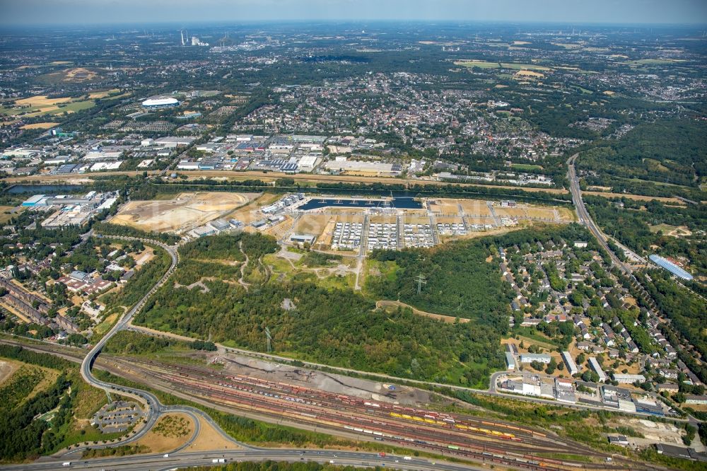 Luftaufnahme Gelsenkirchen - Entwicklungsgebiet Gelände der ehemaligen Zeche Graf Bismark / Umbau zum Neubau- Wohngebiet mit Stadtquartieren am Rhein-Herne-Kanal in Gelsenkirchen im Bundesland Nordrhein-Westfalen NRW