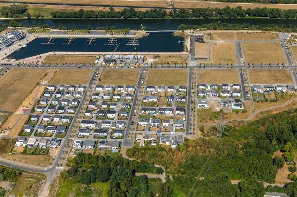 Gelsenkirchen von oben - Entwicklungsgebiet Gelände der ehemaligen Zeche Graf Bismark / Umbau zum Neubau- Wohngebiet mit Stadtquartieren am Rhein-Herne-Kanal in Gelsenkirchen im Bundesland Nordrhein-Westfalen NRW