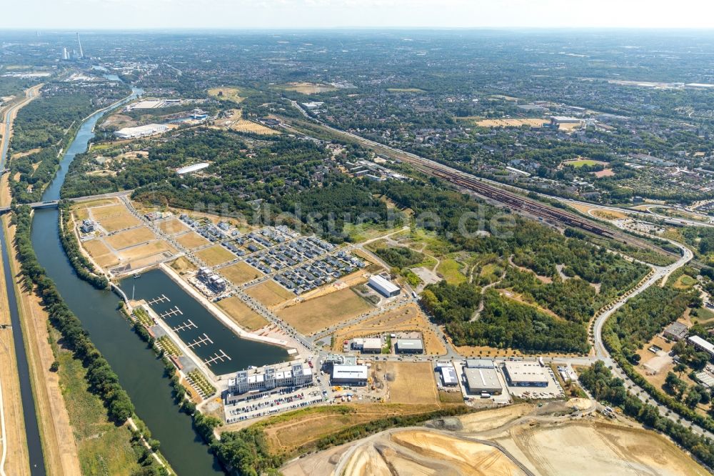 Luftbild Gelsenkirchen - Entwicklungsgebiet Gelände der ehemaligen Zeche Graf Bismark / Umbau zum Neubau- Wohngebiet mit Stadtquartieren am Rhein-Herne-Kanal in Gelsenkirchen im Bundesland Nordrhein-Westfalen NRW