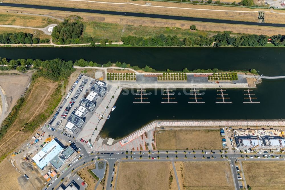 Gelsenkirchen aus der Vogelperspektive: Entwicklungsgebiet Gelände der ehemaligen Zeche Graf Bismark / Umbau zum Neubau- Wohngebiet mit Stadtquartieren am Rhein-Herne-Kanal in Gelsenkirchen im Bundesland Nordrhein-Westfalen NRW