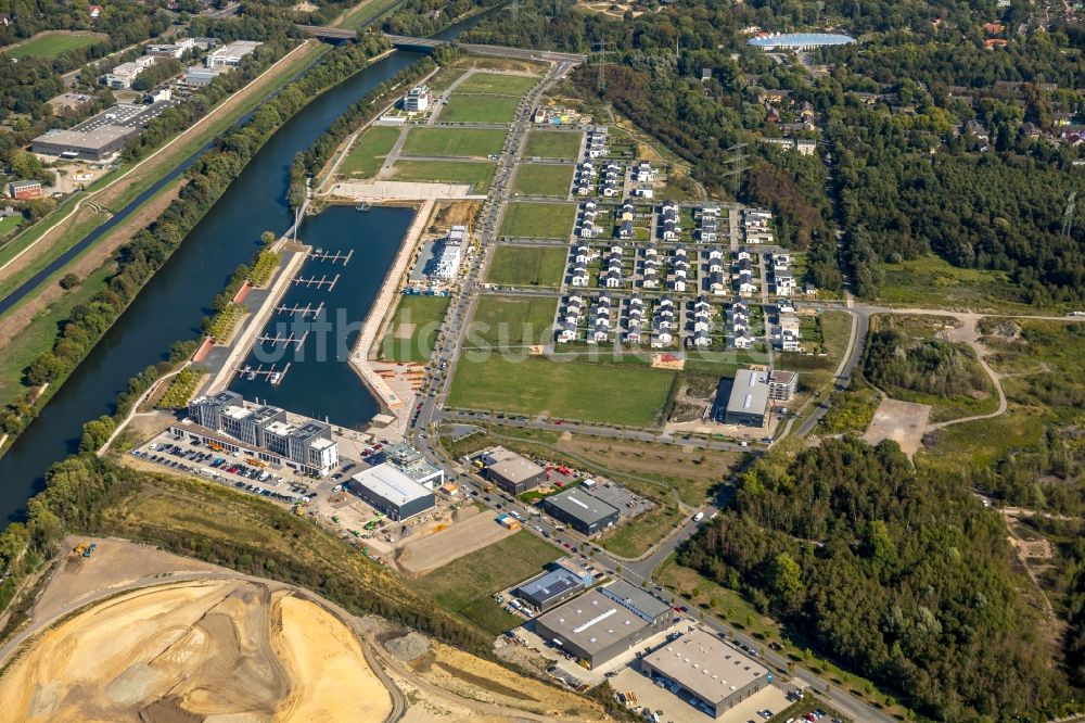 Gelsenkirchen aus der Vogelperspektive: Entwicklungsgebiet Gelände der ehemaligen Zeche Graf Bismark / Umbau zum Neubau- Wohngebiet mit Stadtquartieren am Rhein-Herne-Kanal in Gelsenkirchen im Bundesland Nordrhein-Westfalen NRW