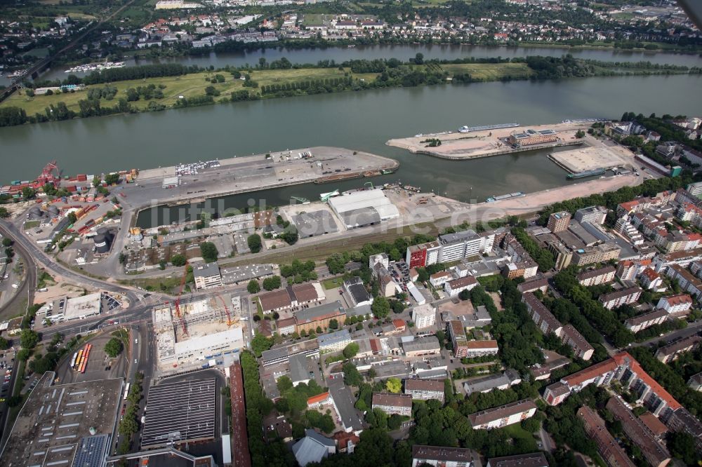 Luftbild Mainz - Entwicklungsgebiet vom Gelände des ehemaligen Zoll- und Binnenhafen am Ufer des Flußes Main in Mainz im Bundesland Rheinland-Pfalz