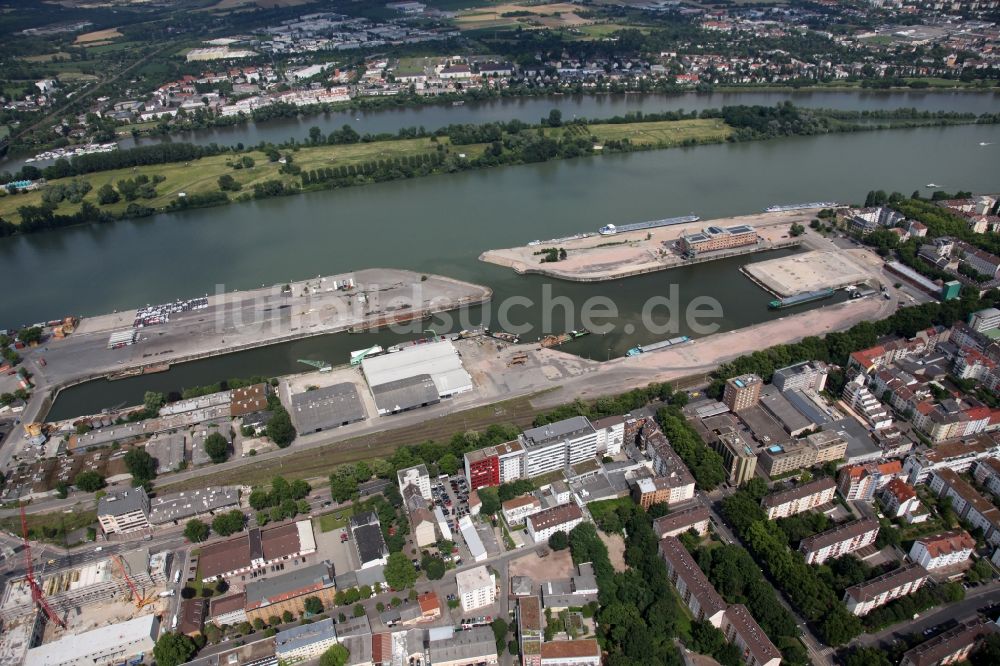 Luftbild Mainz - Entwicklungsgebiet vom Gelände des ehemaligen Zoll- und Binnenhafen am Ufer des Flußes Main in Mainz im Bundesland Rheinland-Pfalz