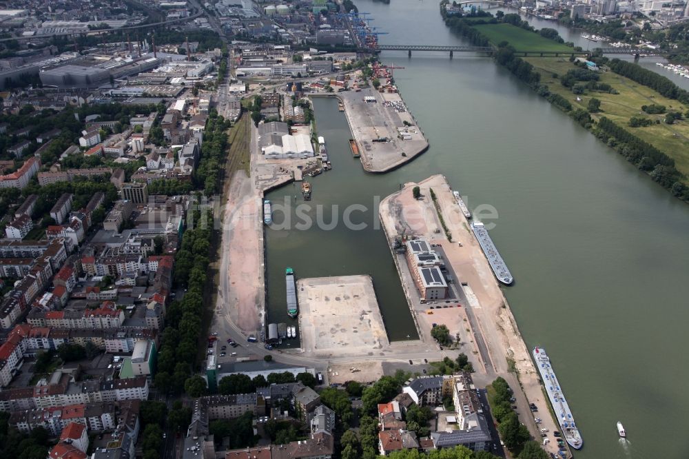 Luftbild Mainz - Entwicklungsgebiet vom Gelände des ehemaligen Zoll- und Binnenhafen am Ufer des Flußes Main in Mainz im Bundesland Rheinland-Pfalz