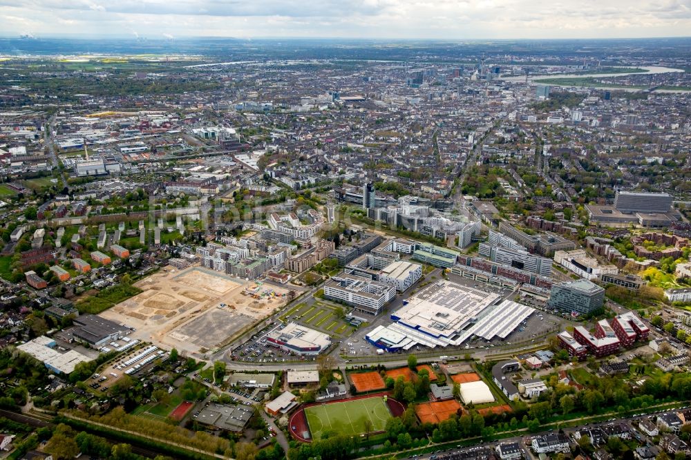 Düsseldorf von oben - Entwicklungsgebiet Grafental mit Baustellen entlang der Röpkestraße in Düsseldorf im Bundesland Nordrhein-Westfalen