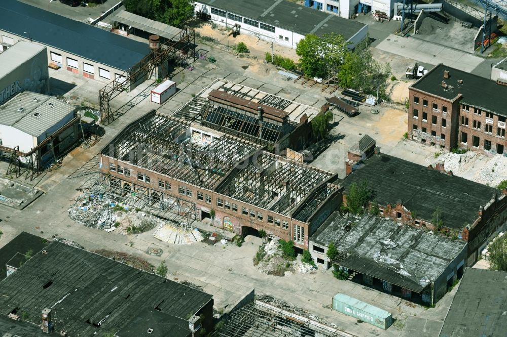 Berlin aus der Vogelperspektive: Entwicklungsgebiet der Industriebrache des ehemaligen Bärenquell-Brauereigelände im Ortsteil Niederschöneweide in Berlin, Deutschland