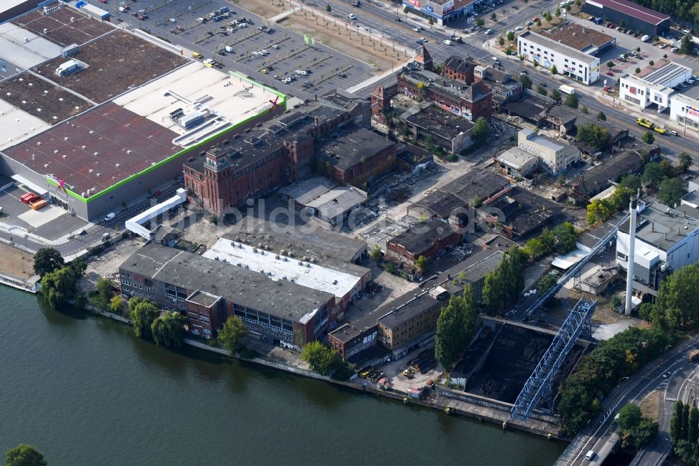 Berlin aus der Vogelperspektive: Entwicklungsgebiet der Industriebrache des ehemaligen Bärenquell-Brauereigelände an der Schnellerstraße im Ortsteil Treptow-Köpenick in Berlin, Deutschland