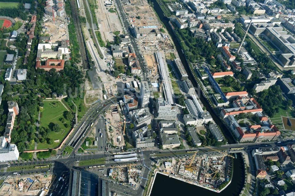 Berlin aus der Vogelperspektive: Entwicklungsgebiet der Industriebrache der Europa City entlang der Heidestraße im Ortsteil Moabit in Berlin, Deutschland