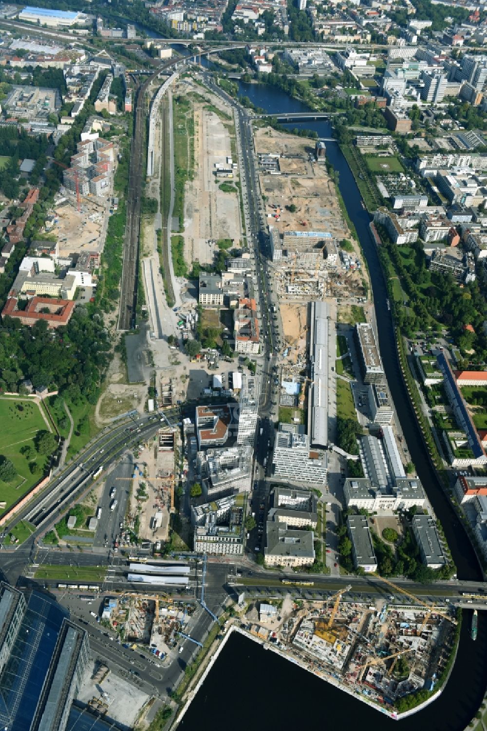 Luftaufnahme Berlin - Entwicklungsgebiet der Industriebrache der Europa City entlang der Heidestraße im Ortsteil Moabit in Berlin, Deutschland