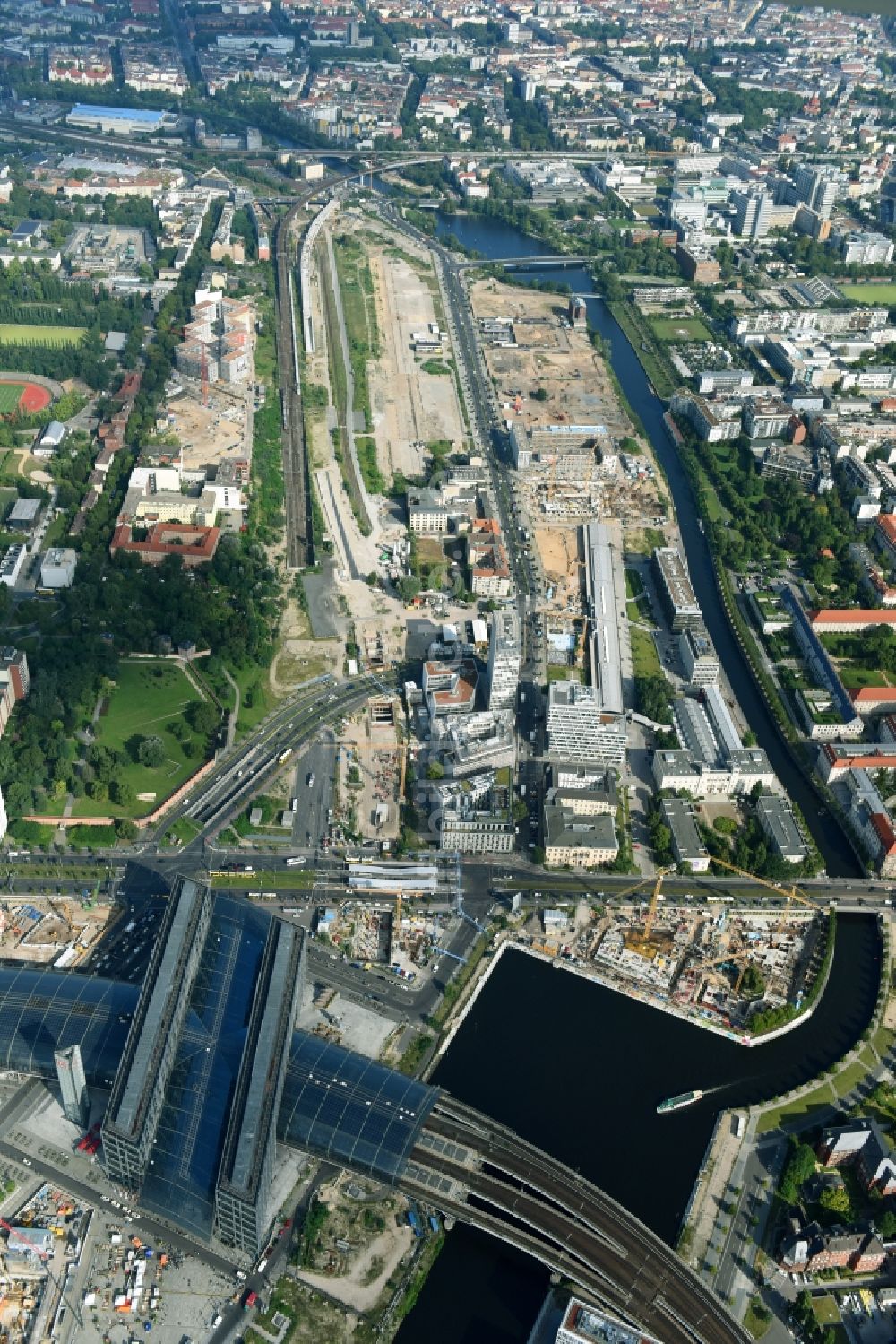 Berlin von oben - Entwicklungsgebiet der Industriebrache der Europa City entlang der Heidestraße im Ortsteil Moabit in Berlin, Deutschland