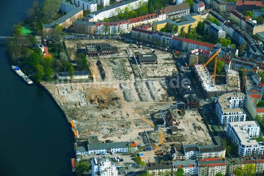 Luftaufnahme Berlin - Entwicklungsgebiet der Industriebrache Fließsstraße - Hasselwerderstraße - Spreestraße im Ortsteil Schöneweide in Berlin, Deutschland