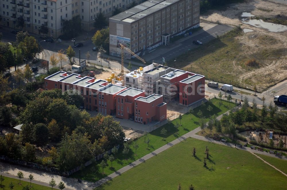 Luftaufnahme Berlin - Entwicklungsgebiet der Industriebrache Gelände des Alten Schlachthof an der Eldenaer Straße - Thaerstraße im Ortsteil Friedrichshain in Berlin, Deutschland