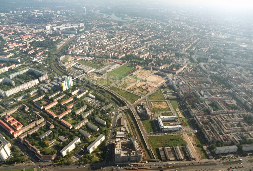 Berlin aus der Vogelperspektive: Entwicklungsgebiet der Industriebrache Gelände des Alten Schlachthof an der Eldenaer Straße - Thaerstraße im Ortsteil Friedrichshain in Berlin, Deutschland