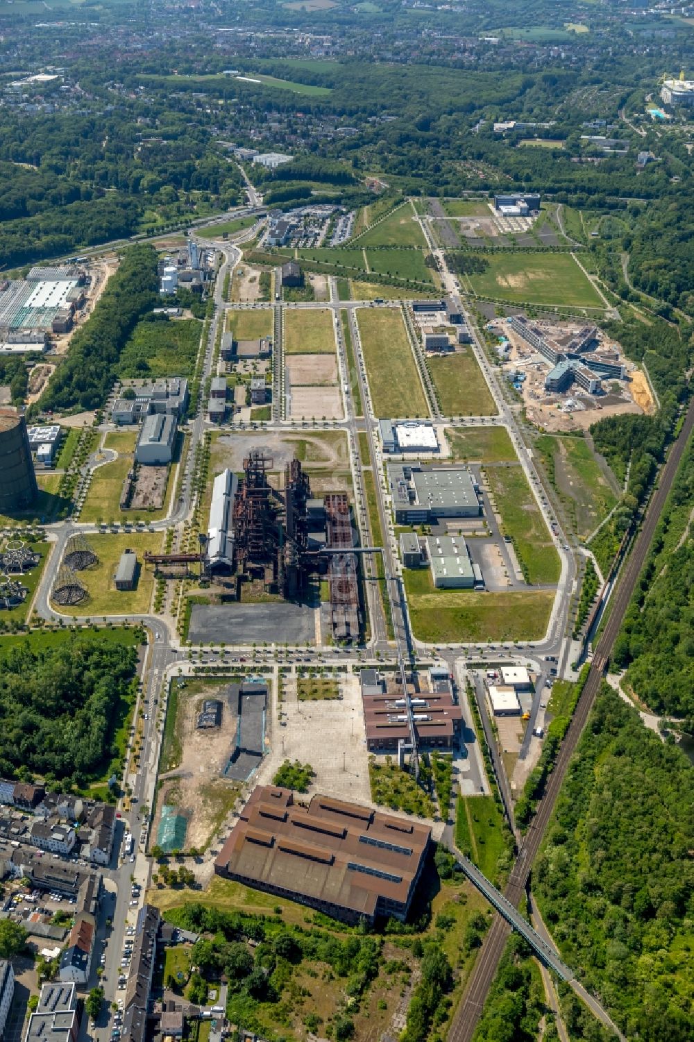 Dortmund von oben - Entwicklungsgebiet der Industriebrache Phönix-West im Ortsteil Hörde in Dortmund im Bundesland Nordrhein-Westfalen