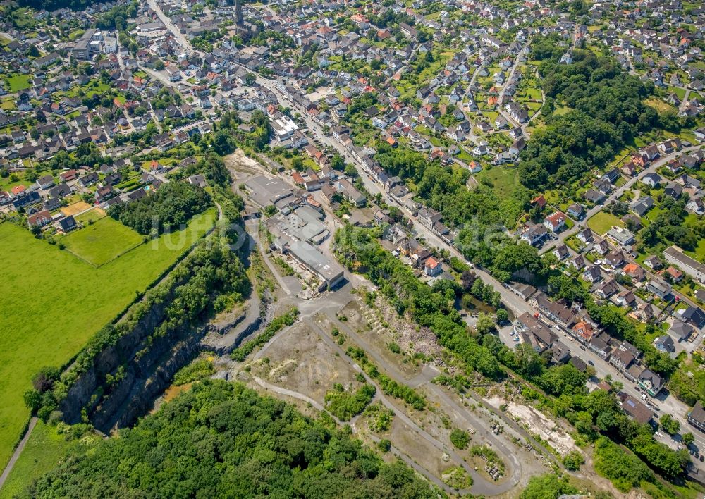 Warstein aus der Vogelperspektive: Entwicklungsgebiet der Industriebrache Risse-Gelände an der Hauptstraße in Warstein im Bundesland Nordrhein-Westfalen